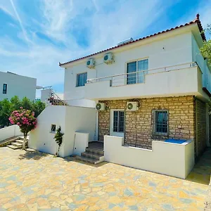 guesthouse-dollomaja-ksamil.albaniahotels.org/